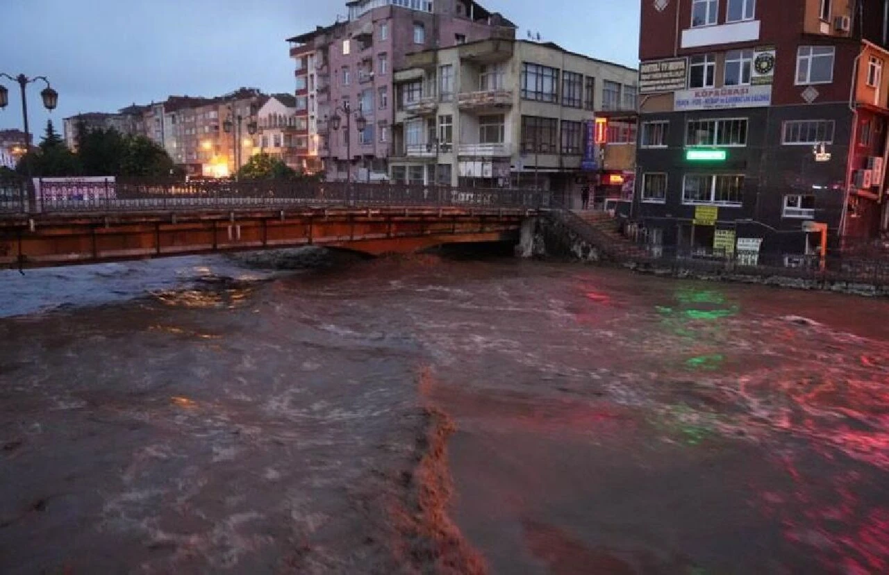 Meteoroloji 6 ili saat verip uyardı: Sel ve su baskınlarına dikkat! - 2. Resim