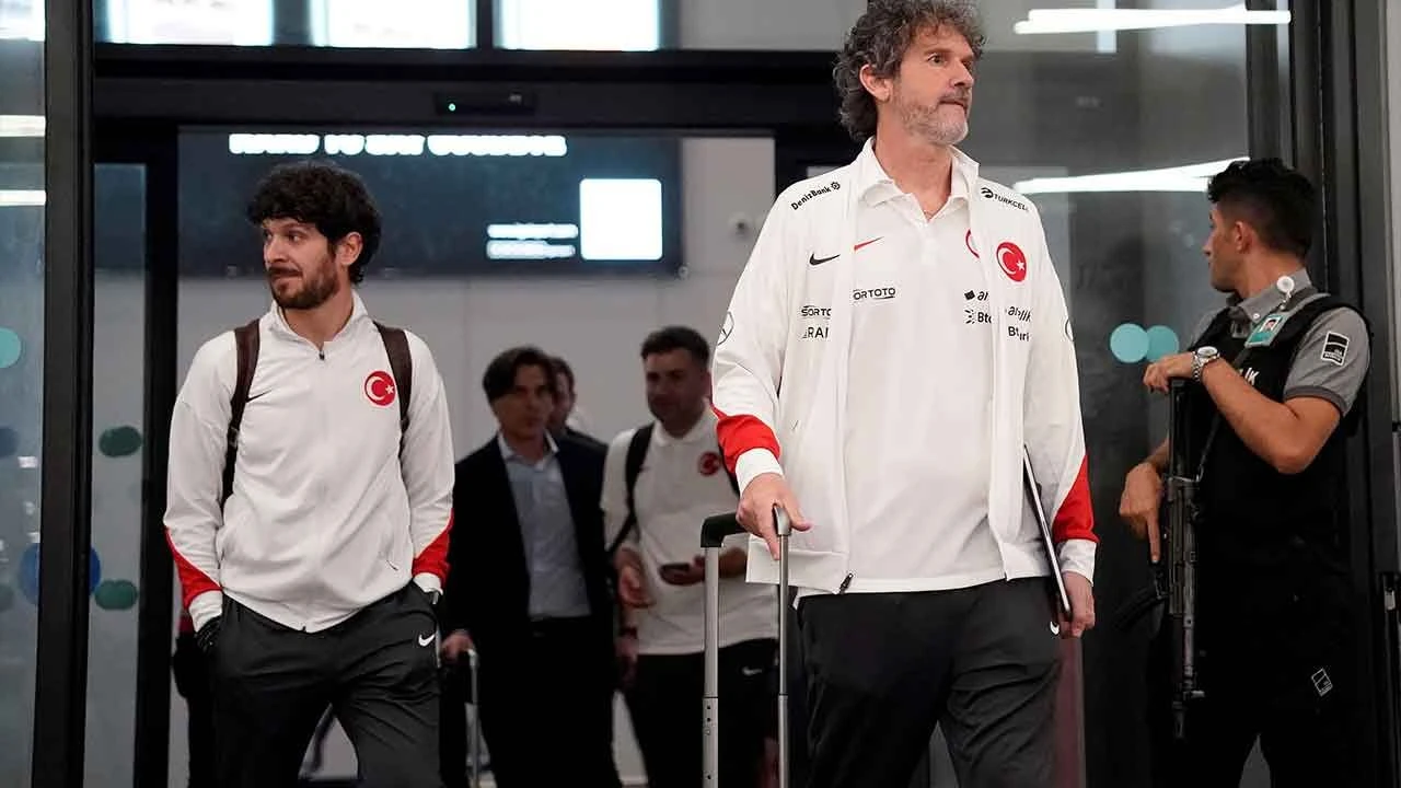 Milliler yurda döndü! İşte futbolculardan ilk mesajlar... - 1. Resim