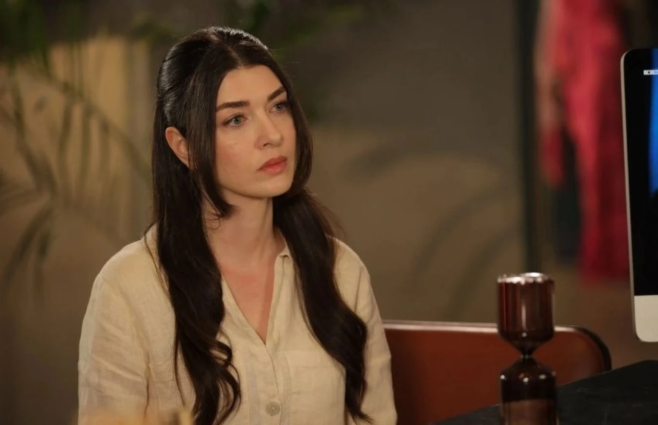 Aslıhan Güner sesiyle mest etti! “Keklik Gibi” şarkısını Yalan dizisinde söyledi