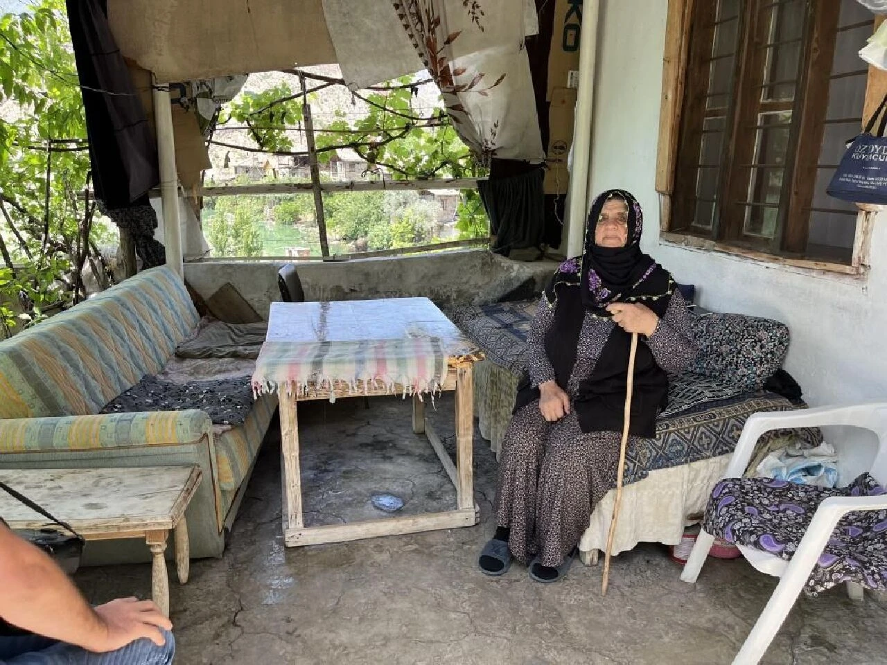 Baraj suları neredeyse evi yutacak! 75 yaşındaki Sebaha Nine köyde mahsur kaldı - 8. Resim