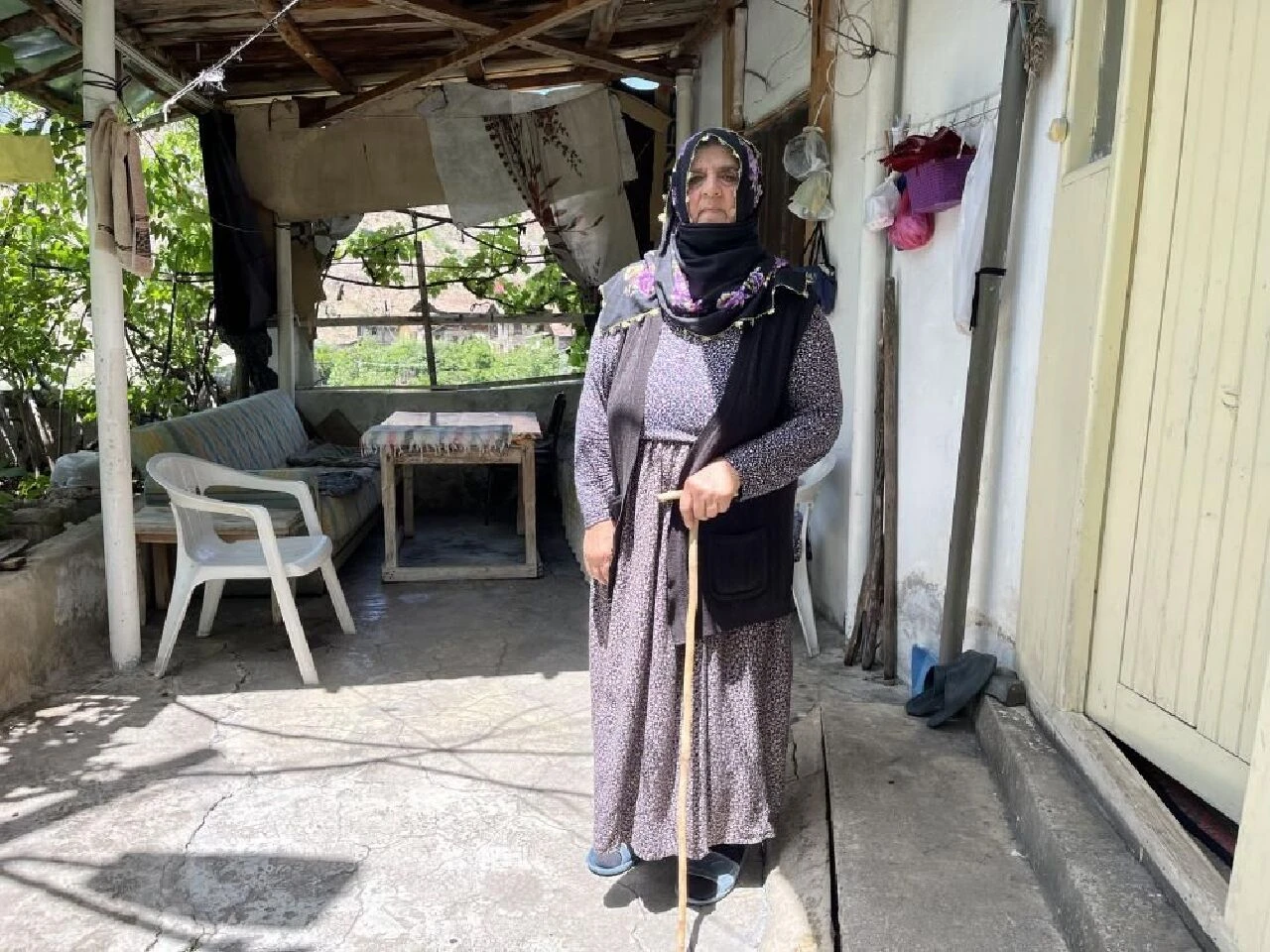 Baraj suları neredeyse evi yutacak! 75 yaşındaki Sebaha Nine köyde mahsur kaldı - 7. Resim