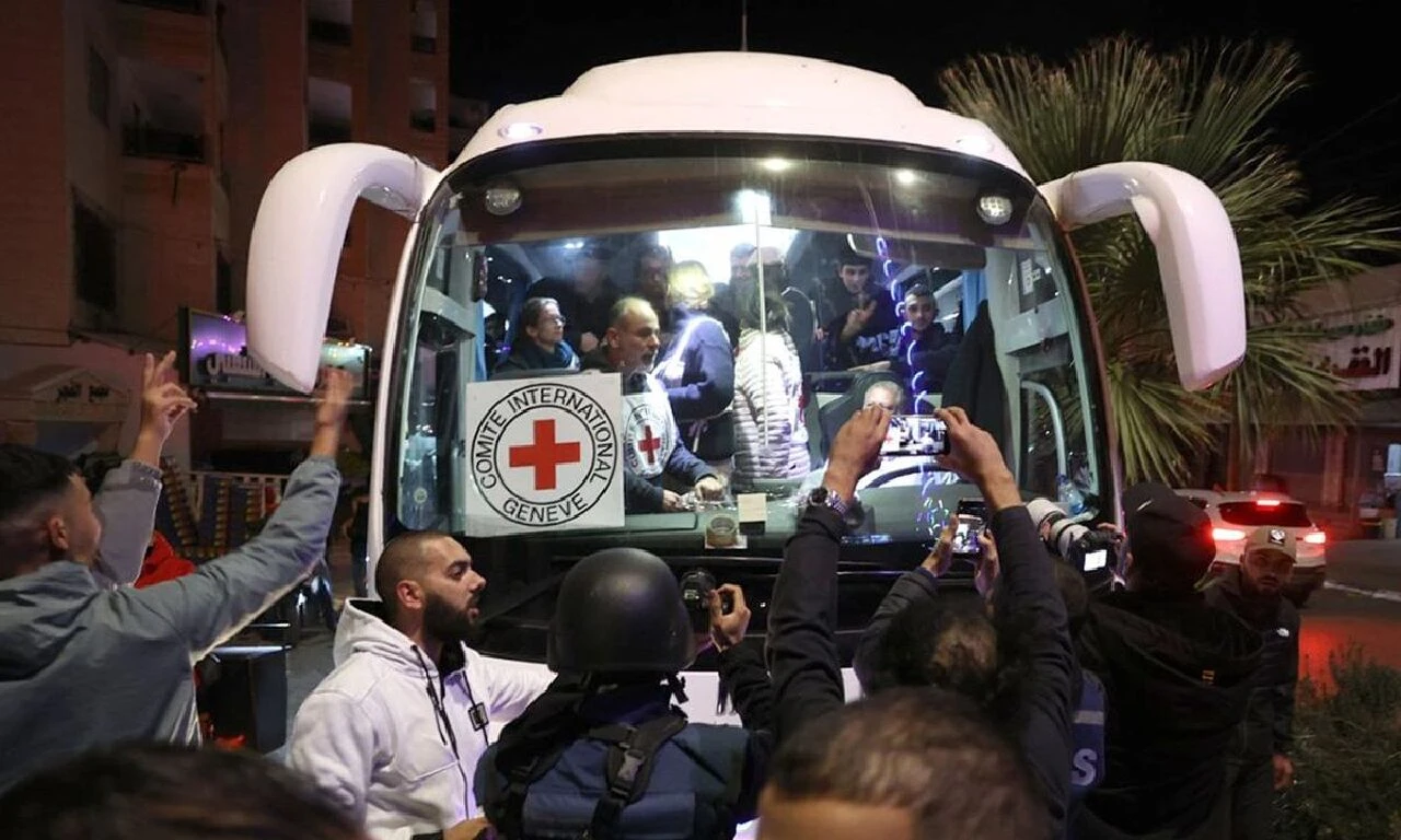 İsrail'in katliamları Brent petrolü tetiklemişti! Ateşkes ihtimali fiyatları düşürdü! İşte güncel petrol fiyatı - 1. Resim