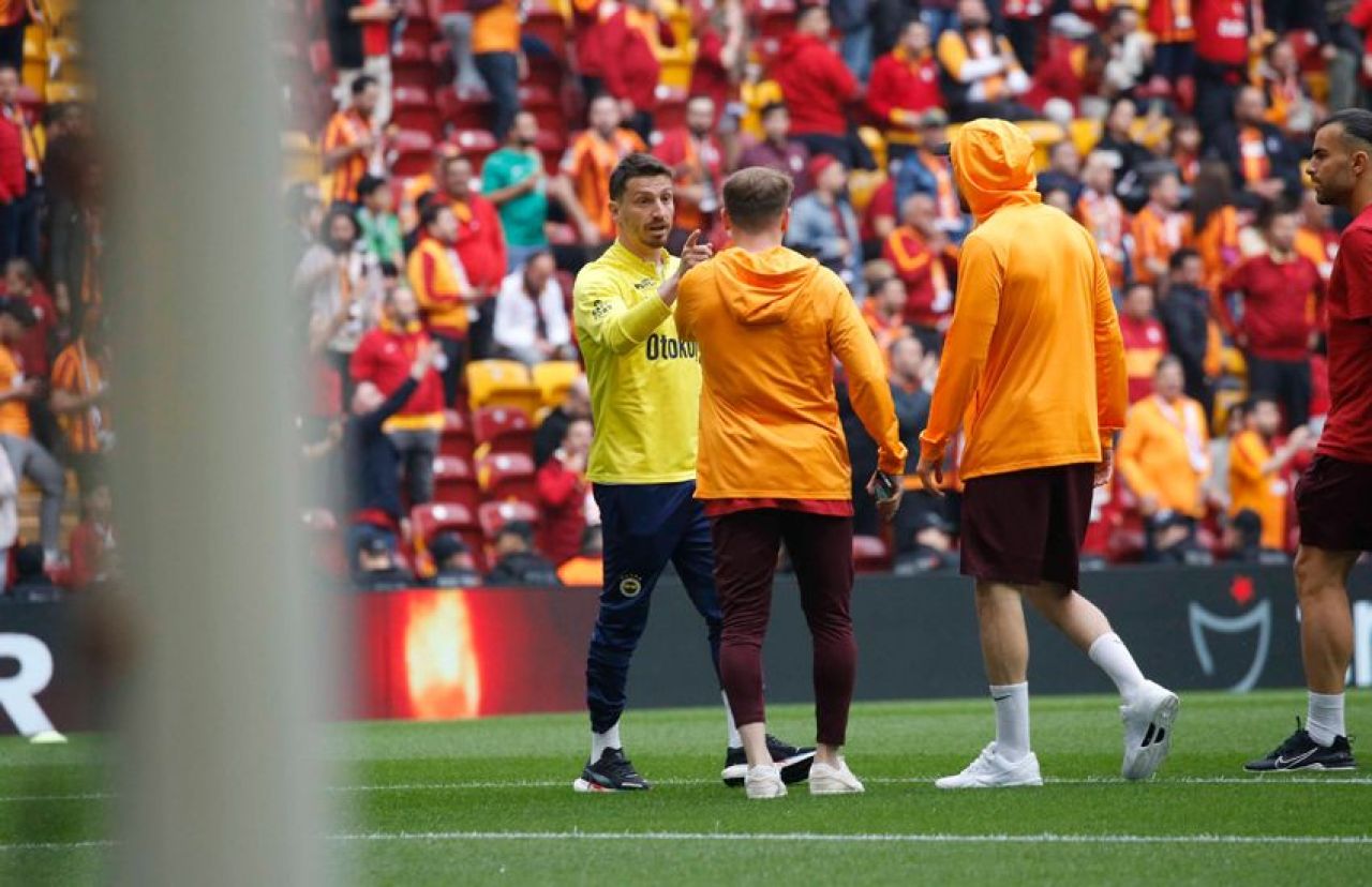 Olaylı Fenerbahçe-Galatasaray derbisine ilişkin bilirkişi raporu hazırlandı: Fenerbahçeli futbolcuların ifadesi ortaya çıktı! - 2. Resim