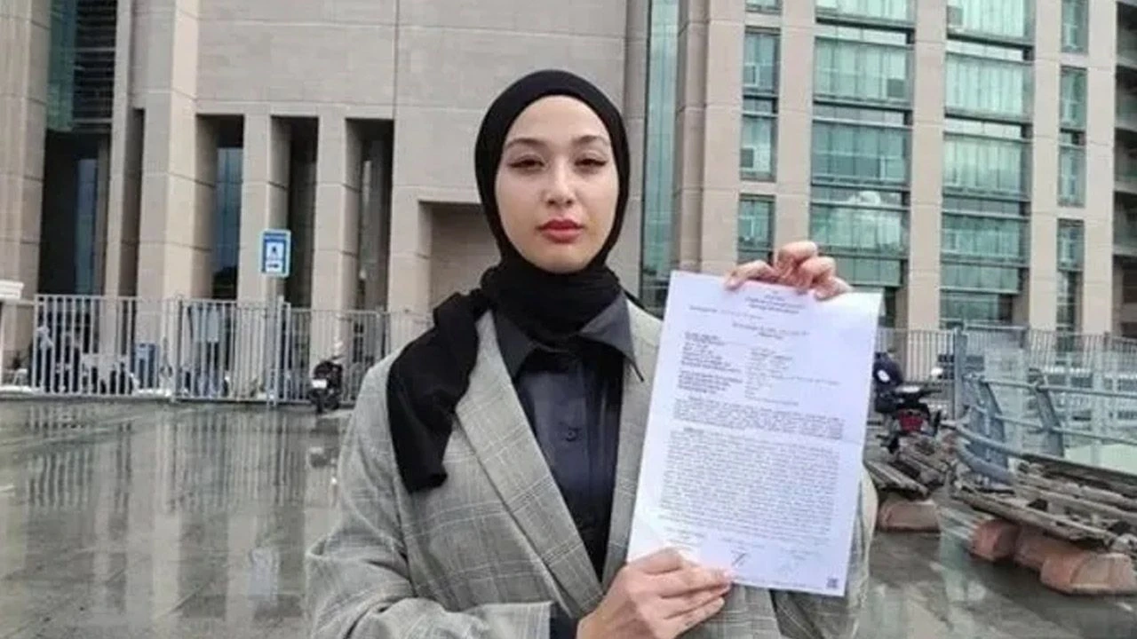 Staj için gittiği koleje başörtüsü nedeniyle kabul edilmedi! Okul müdürünün cezası belli oldu - 3. Resim