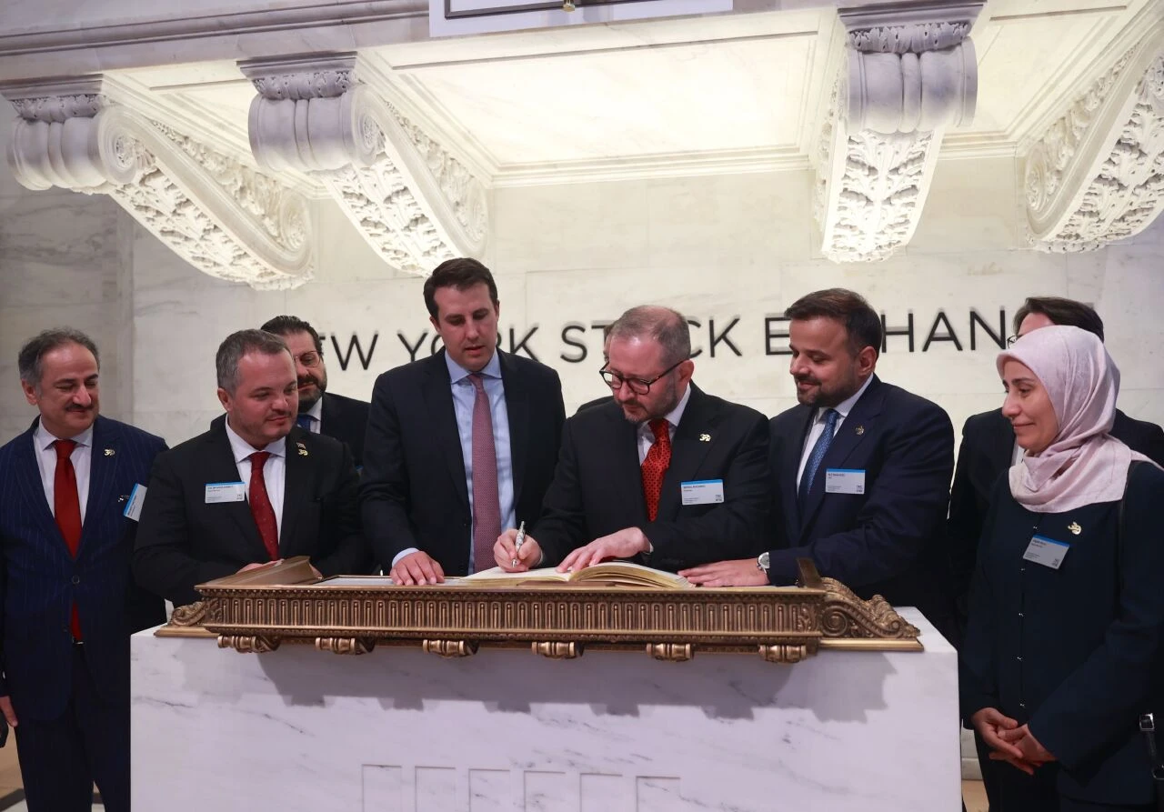 Turkcell'den Türkiye'ye 30 yılda 27 milyar dolar yatırım! New York Borsa'sında Türk rüzgarı esti - 6. Resim
