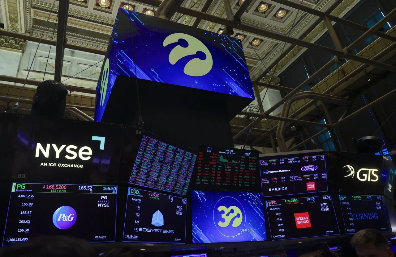 Turkcell'den Türkiye'ye 30 yılda 27 milyar dolar yatırım! New York Borsa'sında Türk rüzgarı esti - 3. Resim