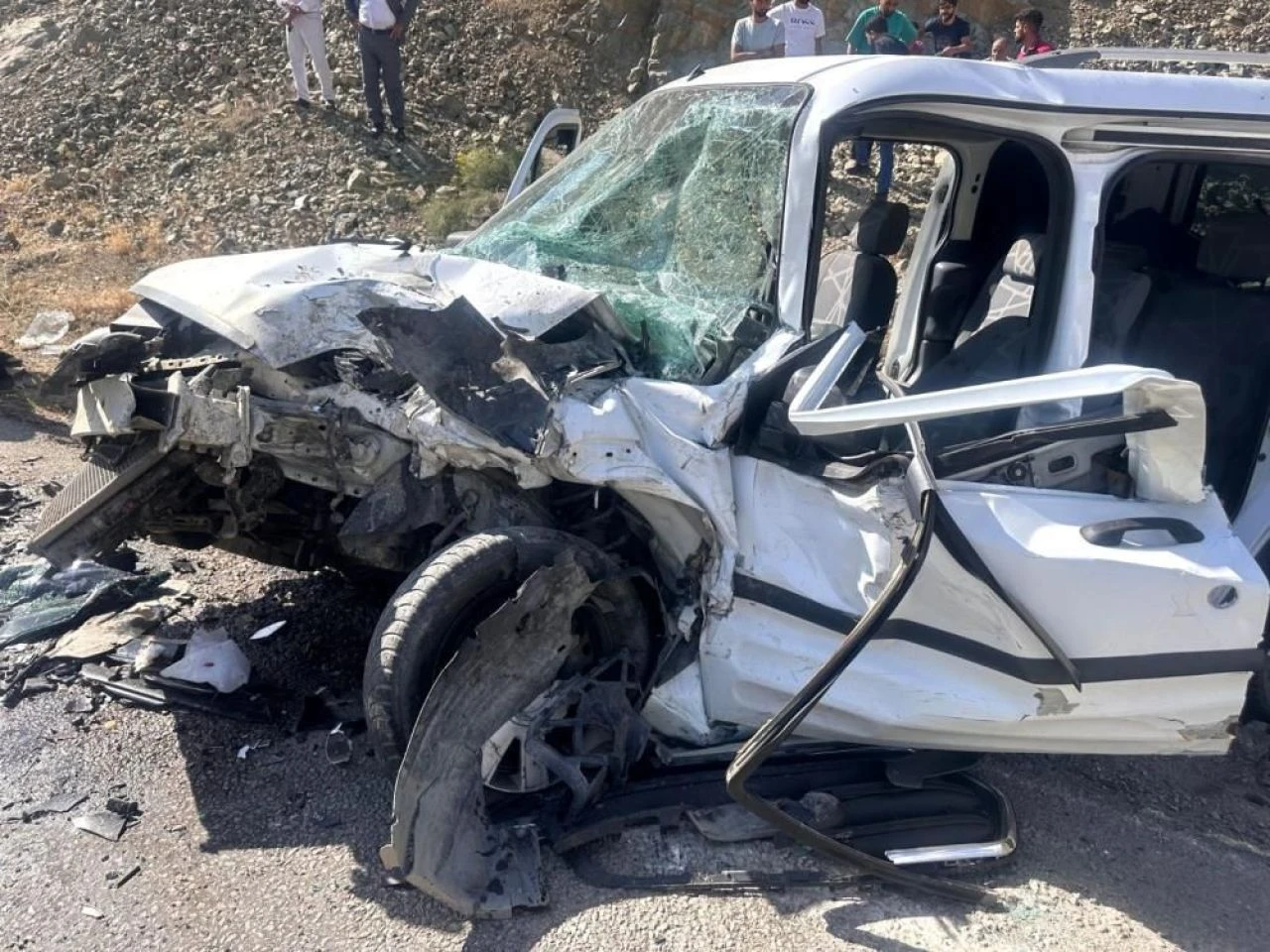 Yüksekova’daki feci kazanın güvenlik kamerası görüntüleri yürekleri dağladı! - 1. Resim