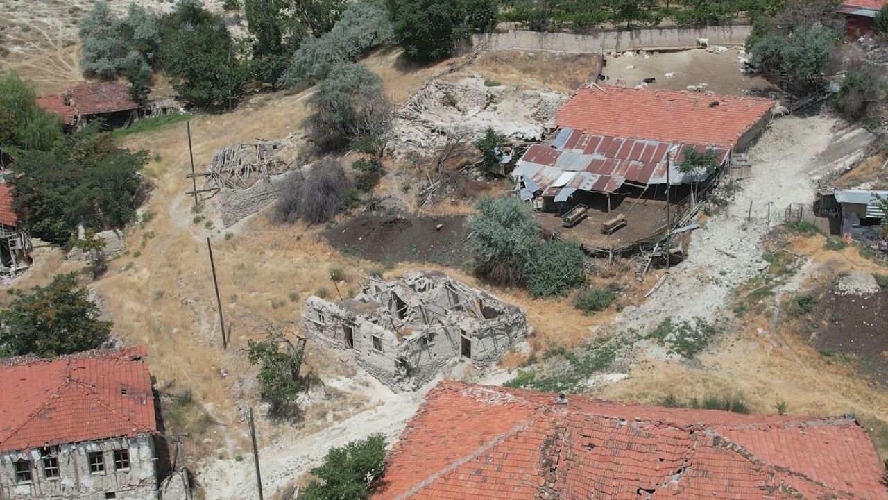 Cinli köy kabusu! Ankara'nın yanı başında ama kimse korkudan adım bile atamıyor - 1. Resim