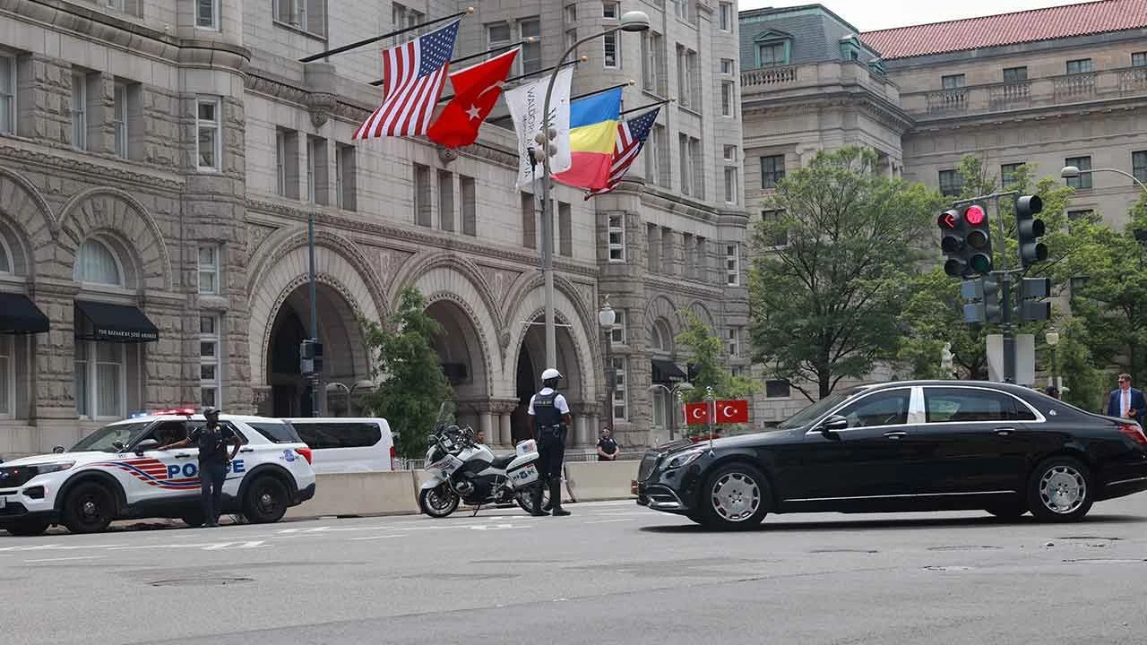 Cumhurbaşkanı Erdoğan NATO Zirvesi'nde! Yoğun diplomasi trafiği başladı
