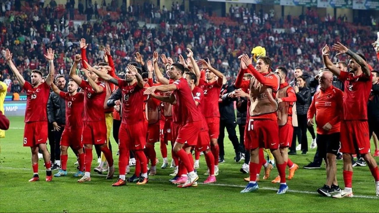 Dünya Kupası’na daha tecrübeli gidecek A Milli Futbol Takımı futbolcularının yaş profili