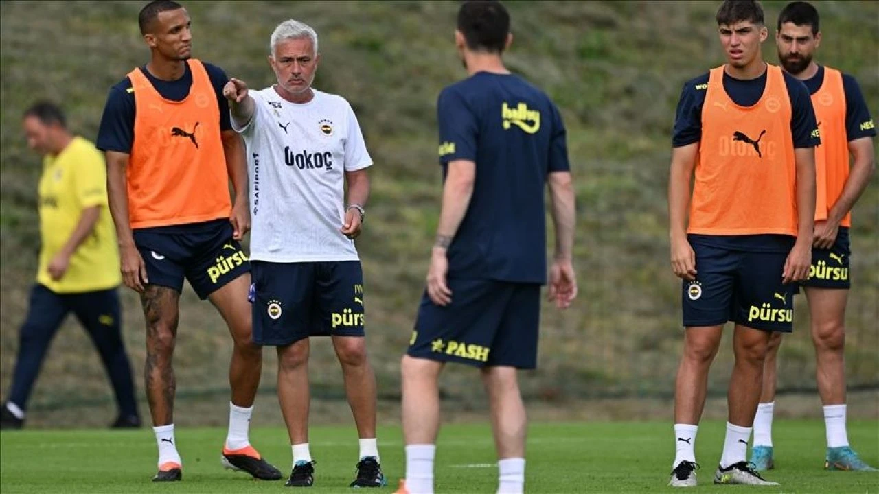 Fenerbahçe'nin Lugano maçları 23-30 Temmuz tarihlerinde İsviçre ve Türkiye'de oynanacak