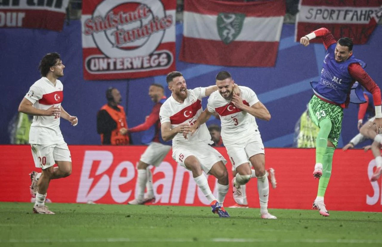 Merih Demiral'da sürpriz gelişme: Transfer görüşmesi için izni aldı