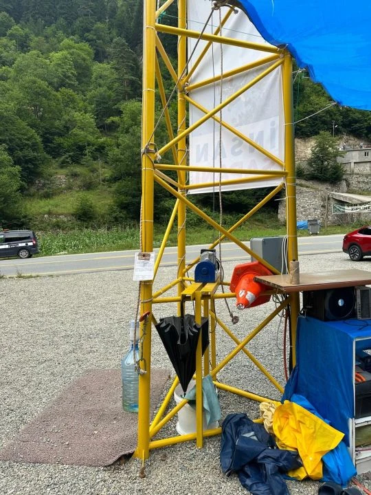 Uzungöl'de halatı kopan insan sapanı ruhsatsız çıktı! Ölümle yüzleşti! - 1. Resim