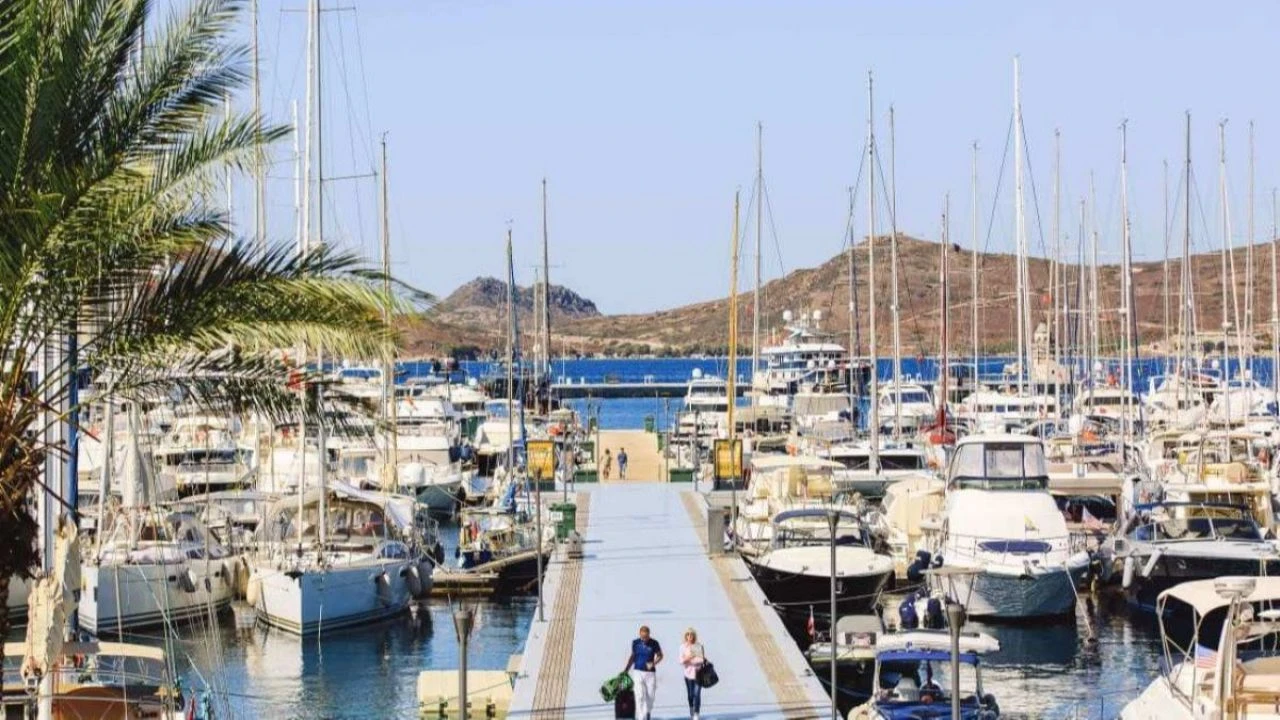 Yerli turist yurt dışına çıktı, oteller boş kaldı! Konserler bile iptal ediliyor - 1. Resim