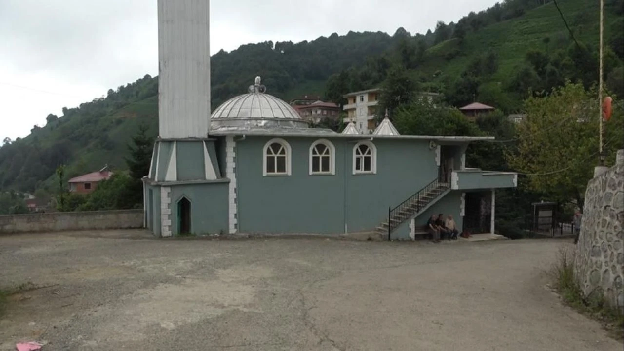 AFAD sel nedeniyle imam göndermedi! Köyün cemaati tepki gösterdi - 1. Resim