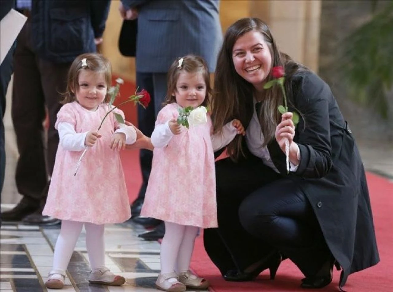 AJET'in Mehmet Şimşek'in eşi ve kızı için başka yolcuları indirdiği iddiasına cevap geldi - 1. Resim