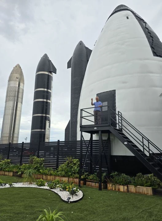 Bakan Abdulkadir Uraloğlu, SpaceX'in tesisini inceledi: İnşallah bunları da yapacağız - 1. Resim