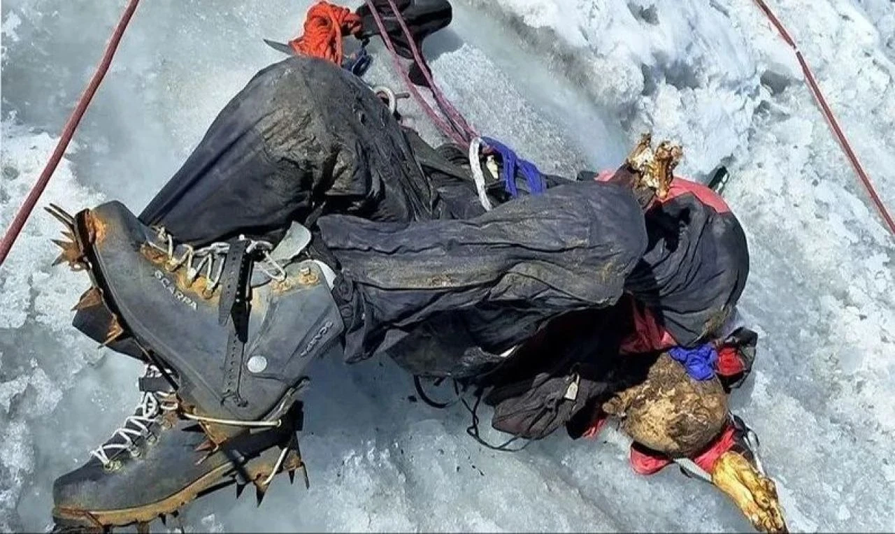 Çığ altında kalmıştı! Kayıp dağcı tam 22 yıl sonra bulundu: Bedeni hiç bozulmamış