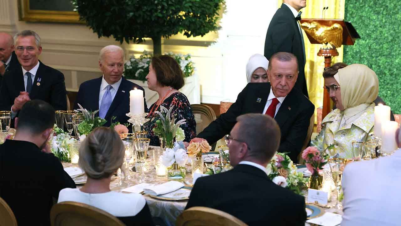 Cumhurbaşkanı Erdoğan ve eşi Biden'ın liderler onuruna verdiği yemeğe katıldı - 1. Resim