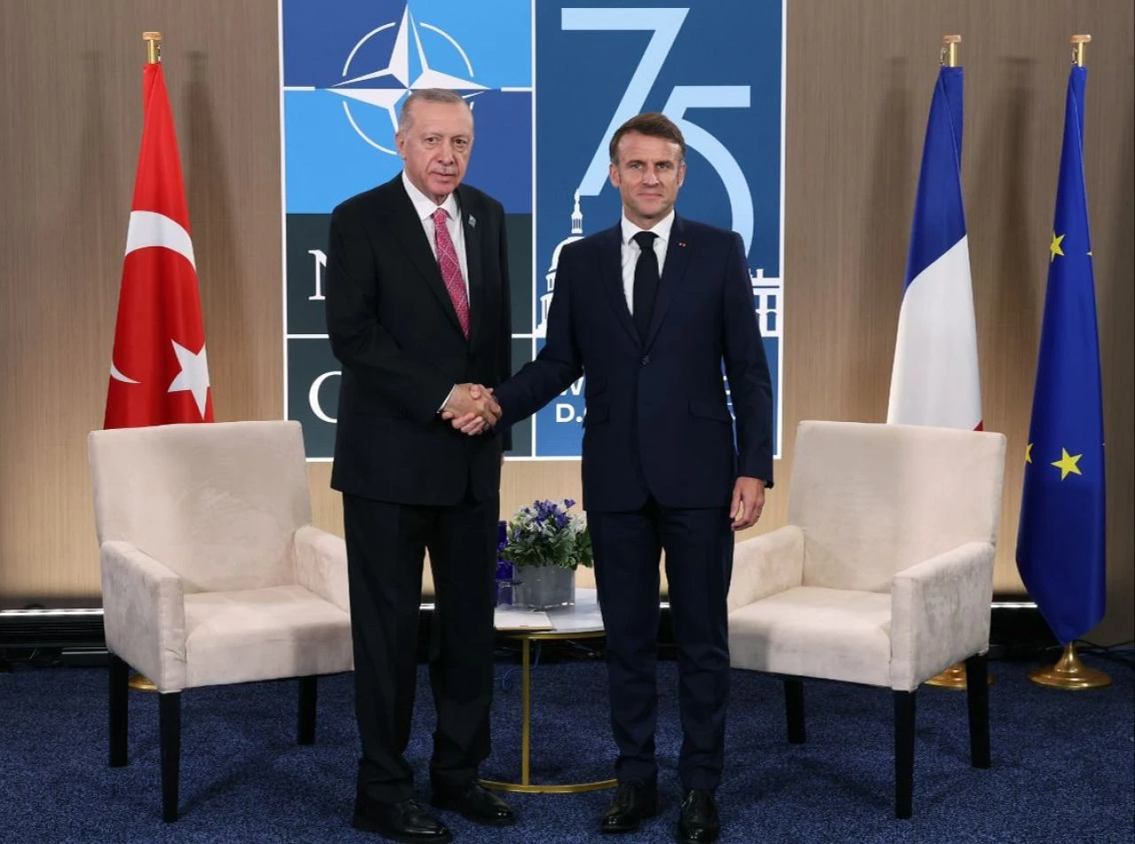 Cumhurbaşkanı Erdoğan'ın NATO'da yakın temasları sürüyor: Zelenskiy ile görüşmede savaş ele alındı - 2. Resim