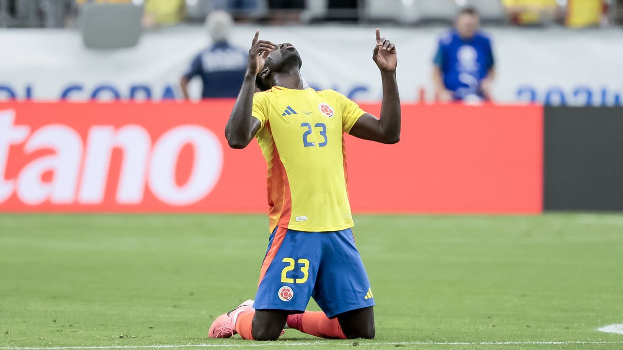 Davinson&#039;un yıldızlaştığı maçta Kolombiya, Uruguay&#039;ı yenerek finale yükseldi! Maç sonu ortalık karıştı