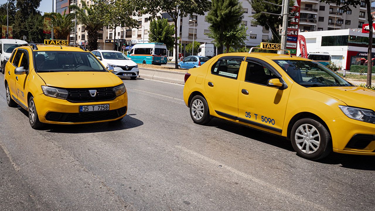 İzmir&#039;de taksi ücretine 1 ayda çifte zam: Sebebi akaryakıt zammı