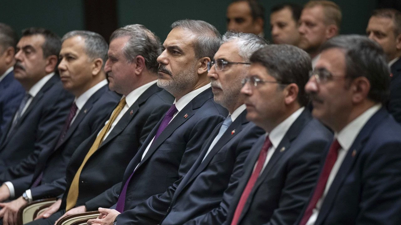 Kabine ile ilgili çarpıcı anket! En beğenilen 5 bakan belli oldu - 1. Resim