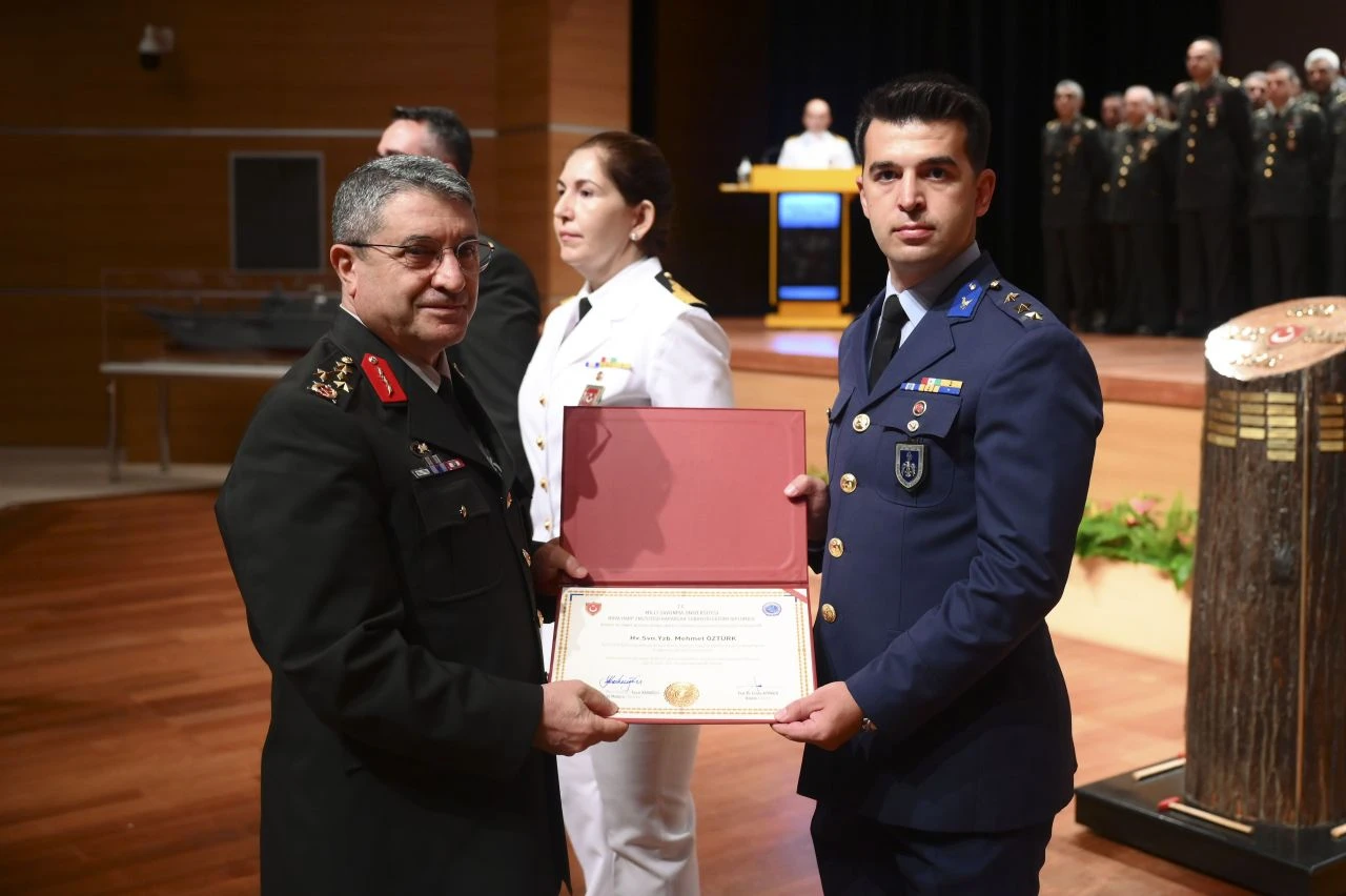 Milli Savunma Üniversitesi mezunlarını verdi!