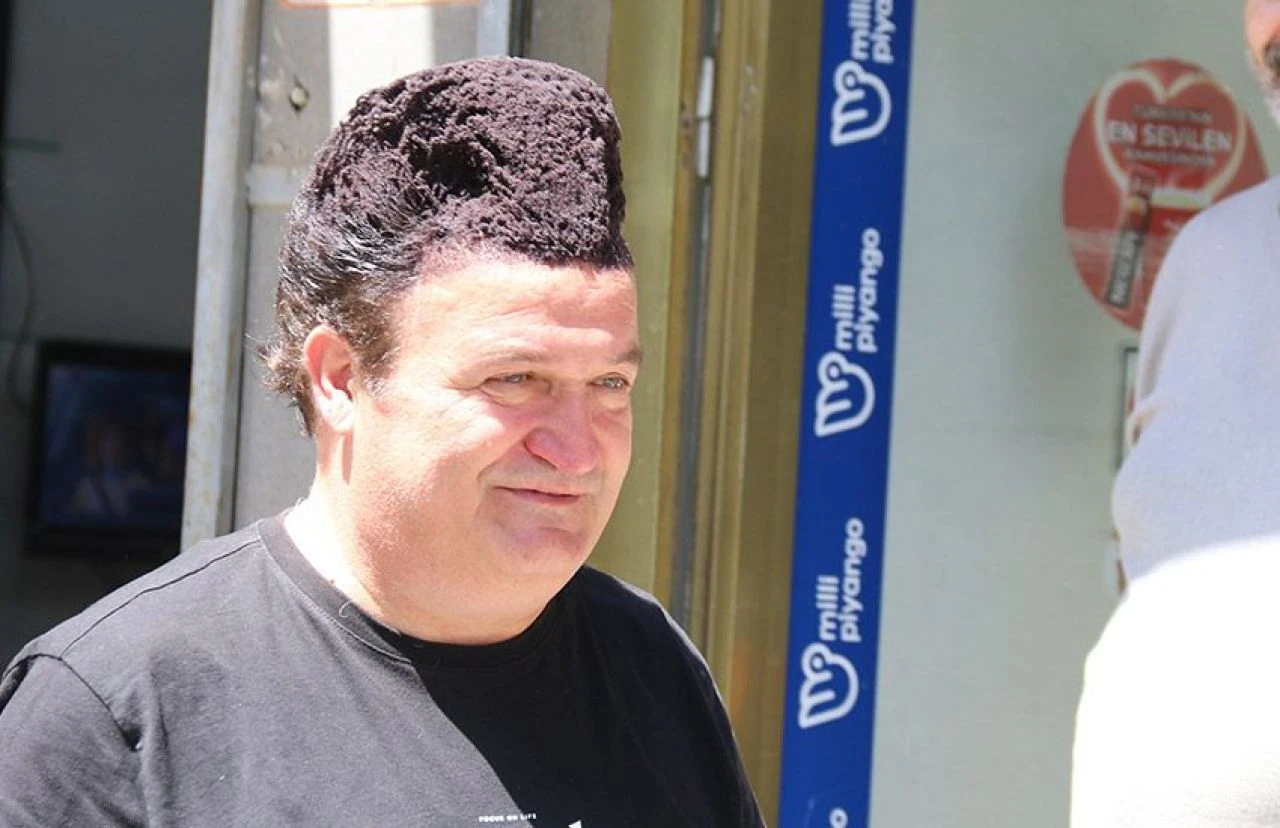 Türkiye’de örneği olmayan saç şekli: Atatürk’ün kalpağına benziyor, yapımı 1 saat sürüyor - 1. Resim