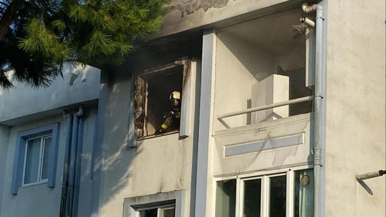 Uyurken evi alev topuna döndü! İmdadına komşuları yetişti - 2. Resim