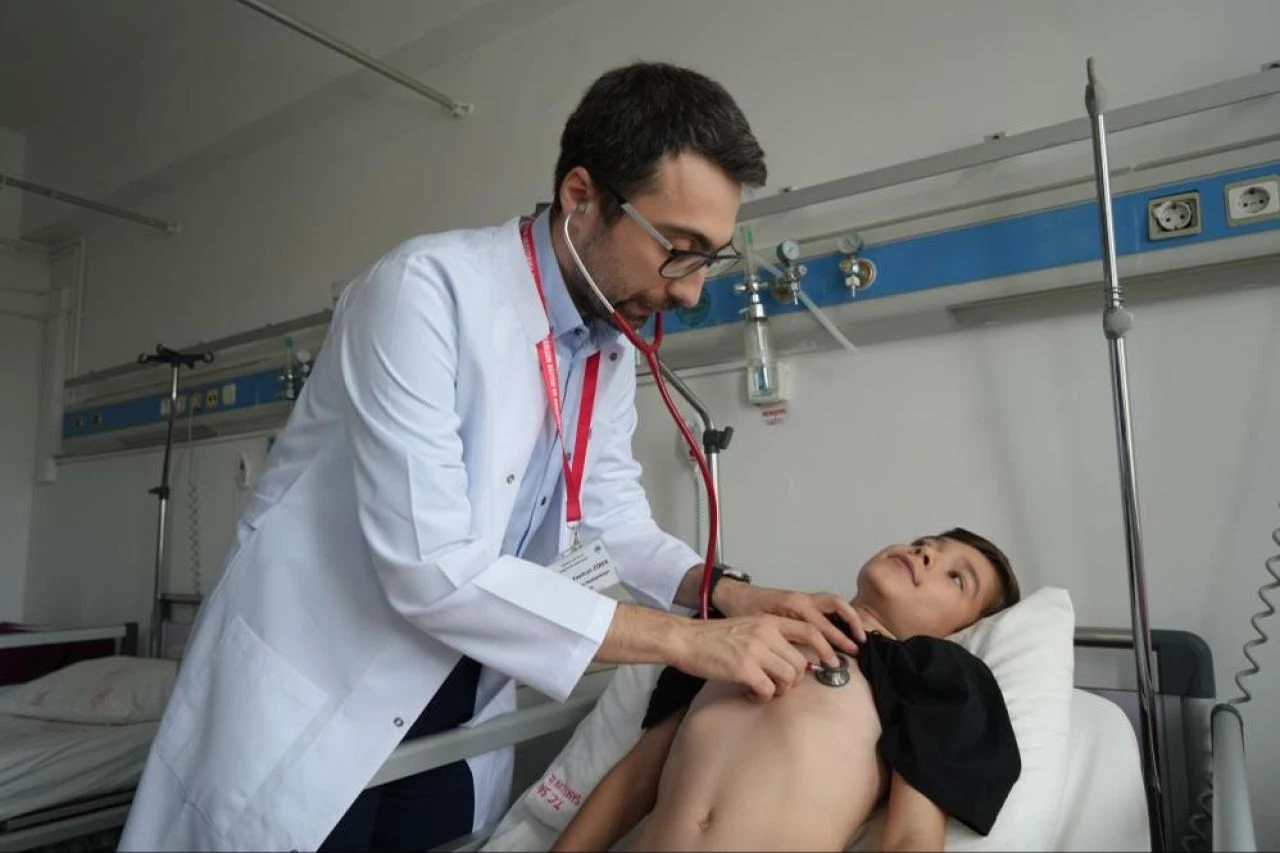 Yıllardır astım bronşit deniliyordu! 9 yaşındaki çocuğun akciğerinden çıkan şoke etti - 3. Resim