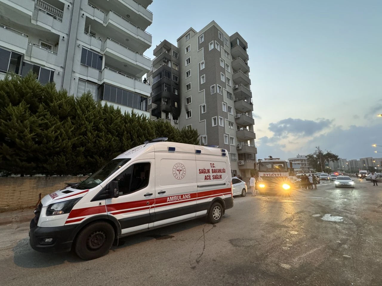 Adana'da acı olay! Yangın sırasında pencereden düşüp öldü - 1. Resim