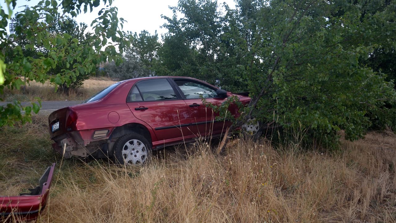 Aşık Veysel&#039;in kızı trafik kazası trafik kazası geçirdi! 