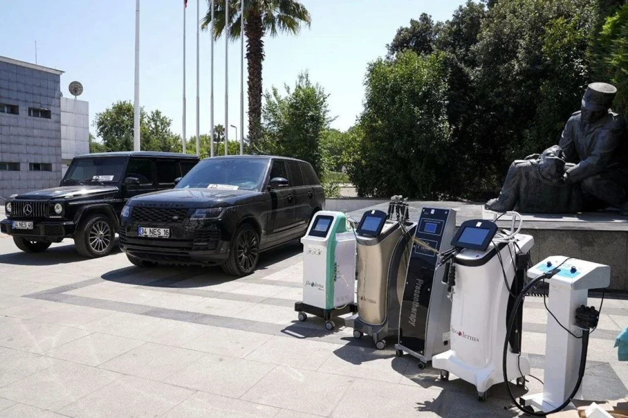 Fenomenlerin para kasası Gökhan Göz çıktı: Her yerde aranıyor! - 5. Resim