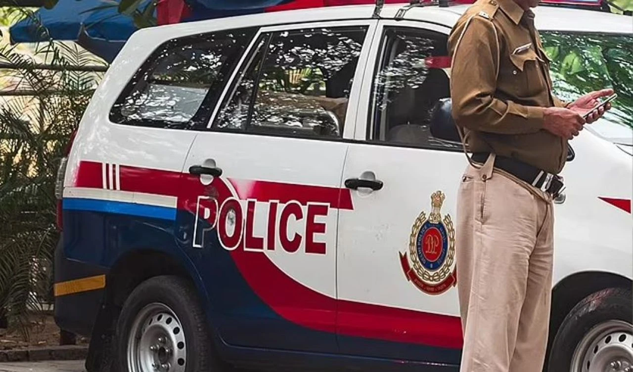 Hindistan'da kan donduran olay! Anne yeni doğan ikizlerin boğazını kesti - 1. Resim