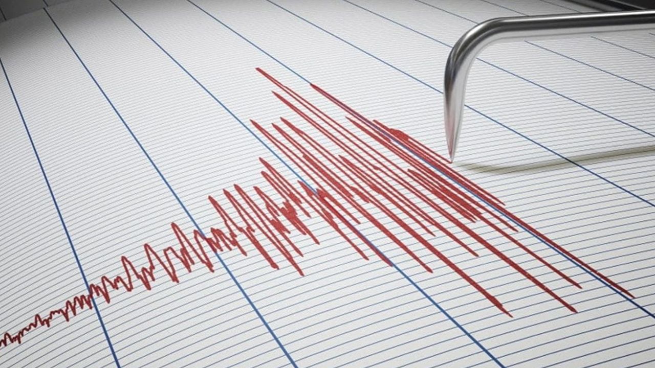 Son dakika! Van&#039;da deprem! Çevre illerde de hissedildi