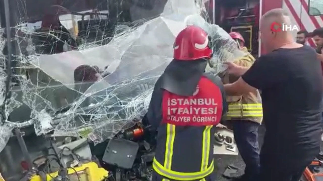 Sultangazi'de İETT otobüsü tıra çarptı! Yaralılar var - 2. Resim