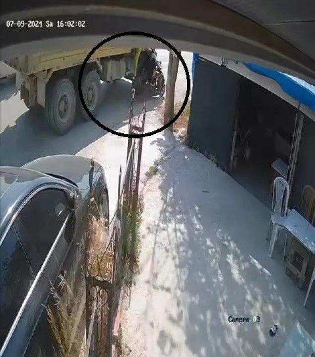 Yine hafriyat terörü! Feci kaza saniye saniye kaydedildi - 1. Resim