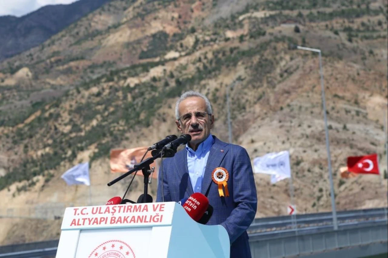 43 milyon lira tasarruf sağlayacak! Yusufeli Viyadüğü hizmete açıldı - 1. Resim