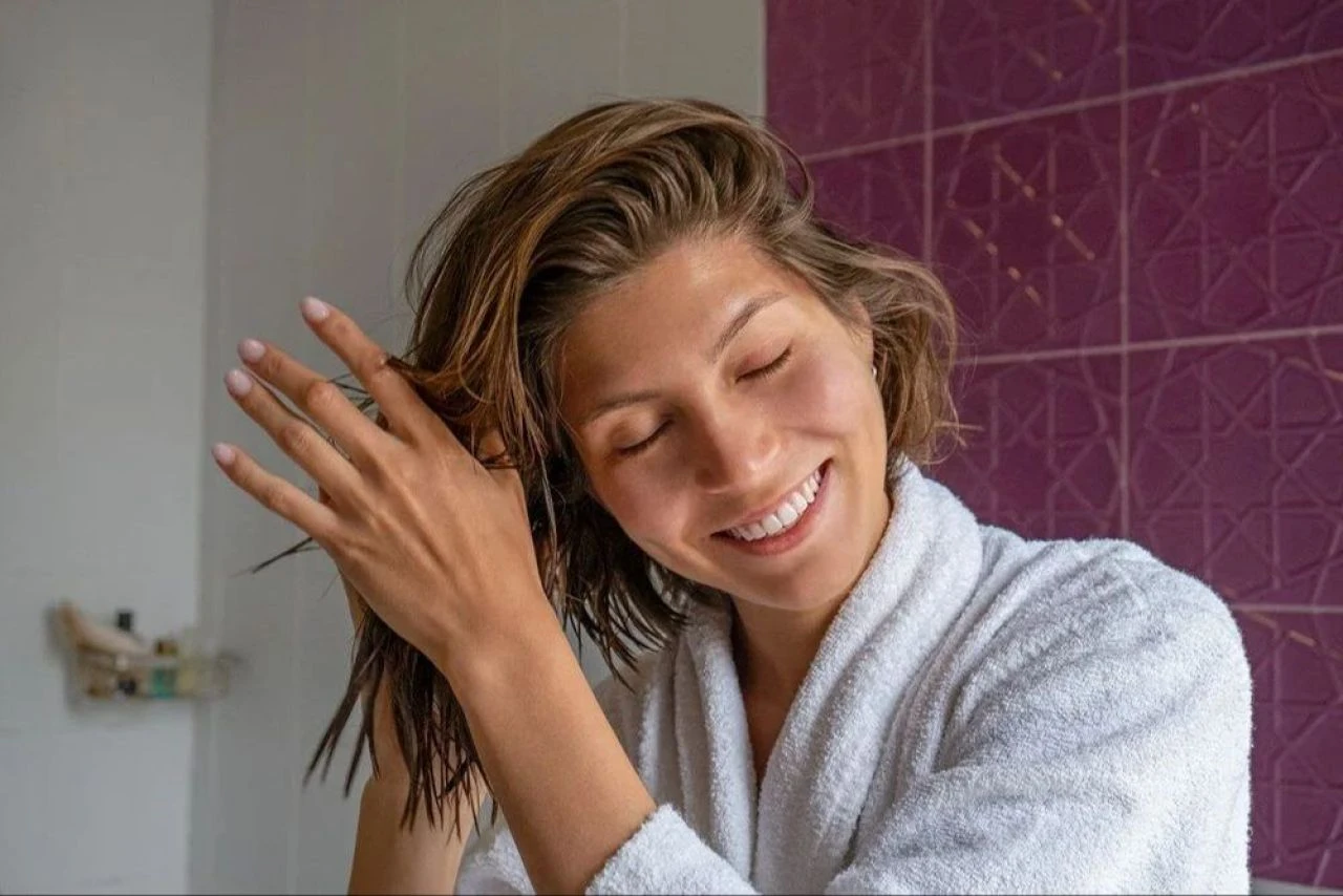 ABD'li dermatolog Dr. Charles Puza'dan yıpranmış saçlara altın tavsiyesi! Halat kadar sağlam oluyor