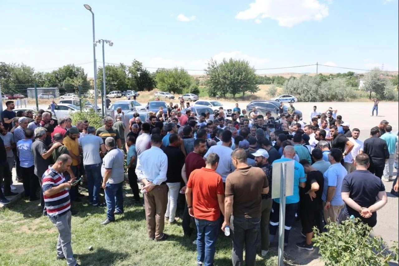 AK Parti heyeti Elazığ’da greve katıldı: Takipçisi olacağız!