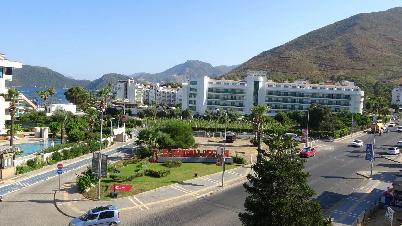 Cumhurbaşkanı Erdoğan'ı 15 Temmuz'da Muğla'da hedef alan FETÖ hainlerini gördü! Darbeciler ile burun buruna geldi