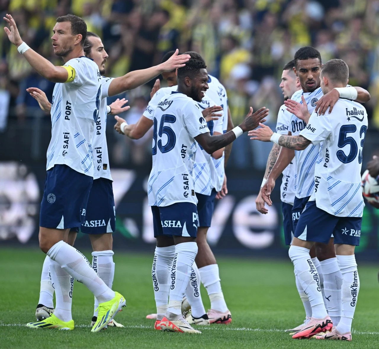 Fenerbahçe hazırlık maçında farklı galip! Strasbourg'u sahadan sildi: 4-0 