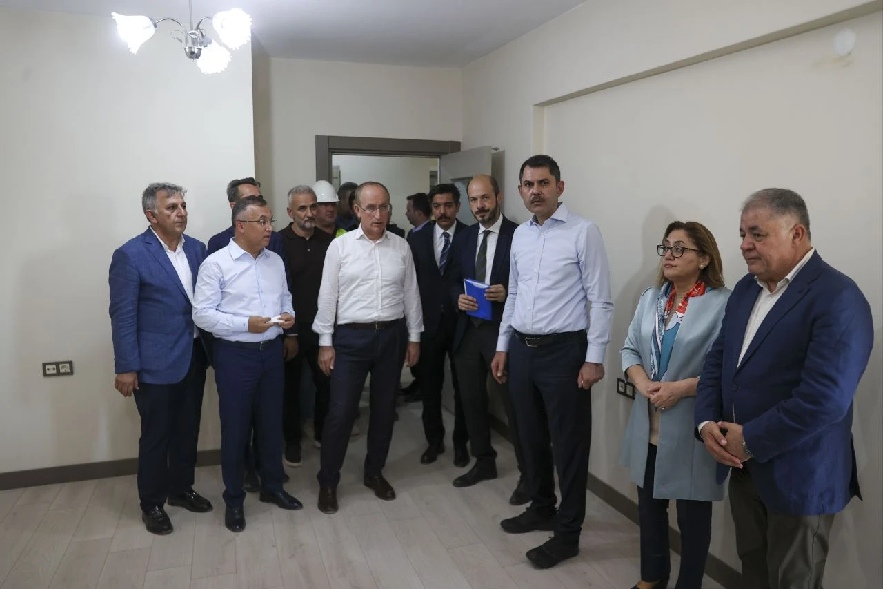 Son dakika | Bakan Kurum: 11 ilimizde 276 bin konutun inşası devam ediyor - 2. Resim