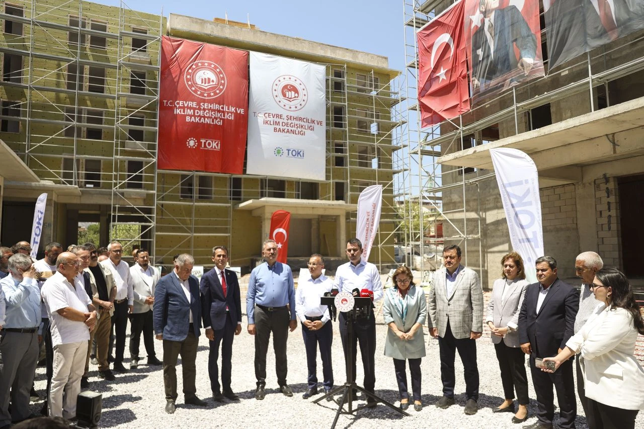 Son dakika | Bakan Kurum: 11 ilimizde 276 bin konutun inşası devam ediyor - 1. Resim