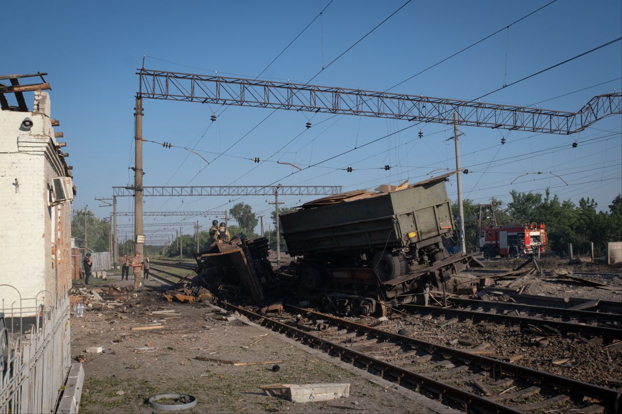 Rusya’dan Harkiv’de tren istasyonu saldırısı: Çok sayıda ölü ve yaralılar var! - 1. Resim