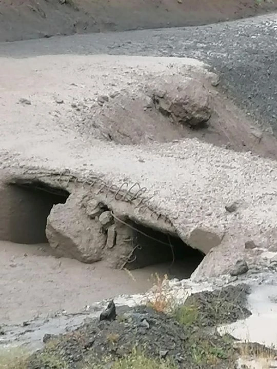 Tunceli’de sel anı kamerada! Menfez yıkıldı - 1. Resim