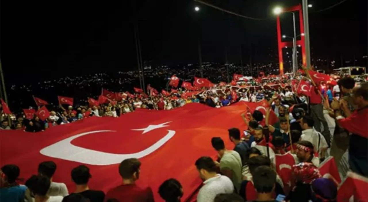 Ulaştırma ve Altyapı Bakanı Abdulkadir Uraloğlu'ndan 15 Temmuz mesajı!