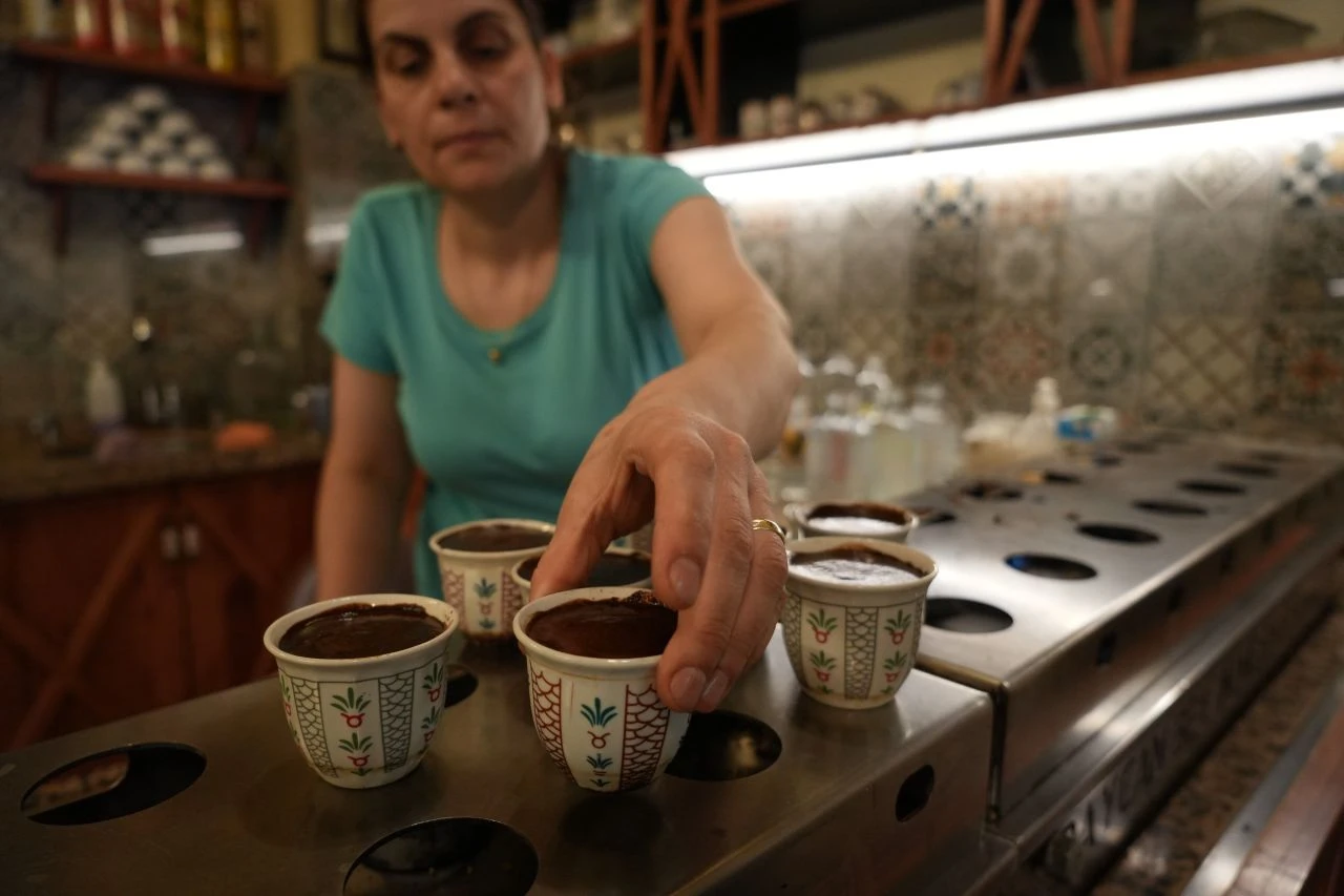 Dünya'da tek! 135 yıllık kahve 600 yıllık handa satılıyor, lezzeti hayran bırakıyor - 3. Resim
