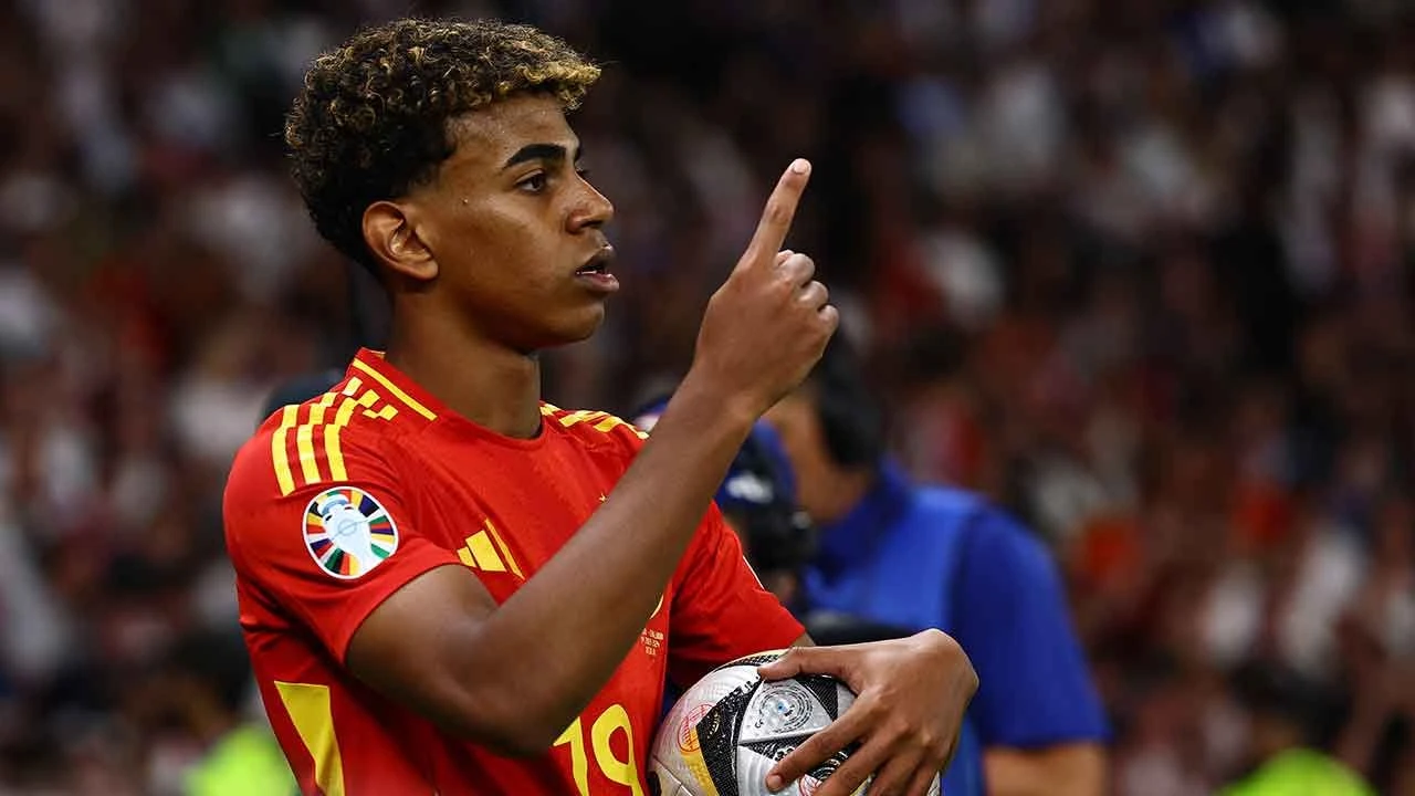 EURO 2024'te Lamine Yamal, tarihe geçti